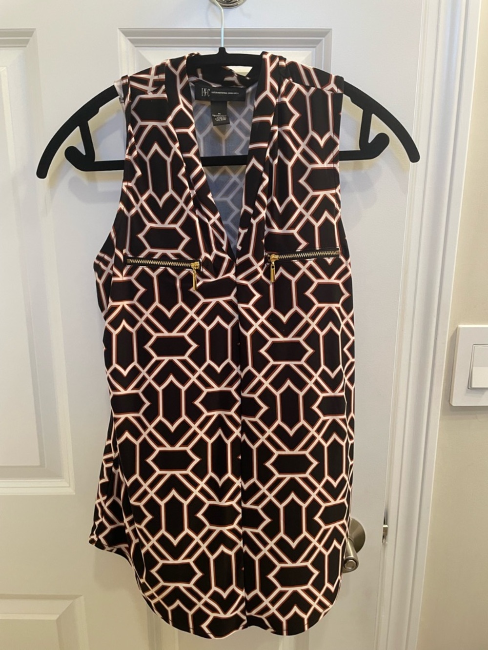 INC International Concepts Black & red Geometric Sleeveless V-Neck Top